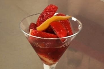 Nage de fruits rouges à la cardamome
