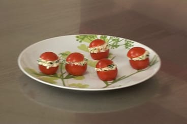 Tomates cocktail farcies à la ricotta