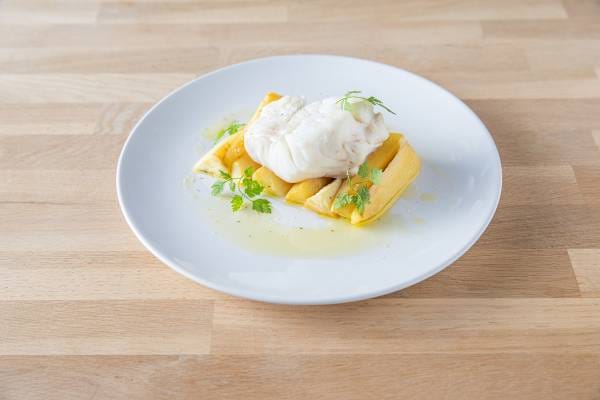 Pavé de cabillaud à la vapeur, fricassée de panais confit