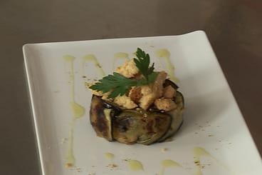 Charlotte d'aubergines, crumble au vieux parmesan