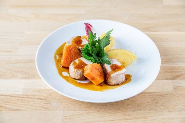 Grenadin de veau, écrasée de pomme de terre et patate douce au miel 