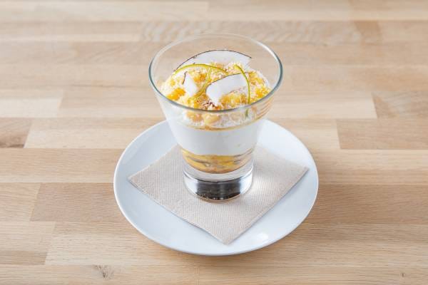 Verrine ananas et fromage blanc à la noix de coco 