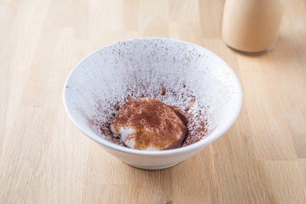 Smoothie café, chocolat et crème fouettée