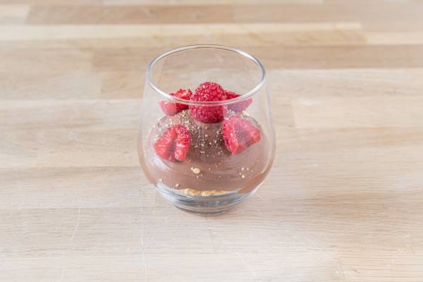 Petit pot crémeux chocolat et framboise
