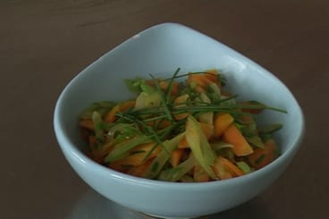 Poêlée de jeunes carottes et céleri branche