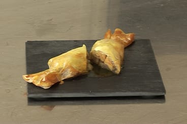Bonbons de foie gras, poire au porto