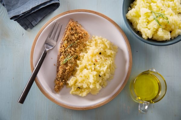 Filet de daurade en croûte d'estragon, purée de pommes de terre à l'huile d'olive