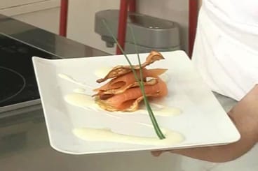 Chips d'artichaut et saumon fumé