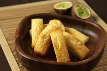 Financier aux amandes et fruits de la passion