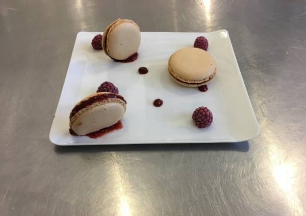 Macaron, gelée de framboise à l'agar