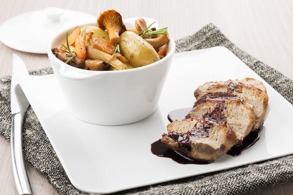 Mignon de porc de l'Aveyron, cocotte de légumes et jus vigneron