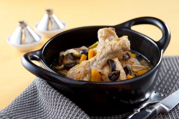 Tajine de cuisses de poulet aux olives noires