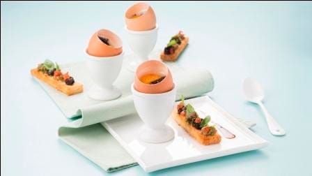 Oeuf à la coque, mouillette de tapenade