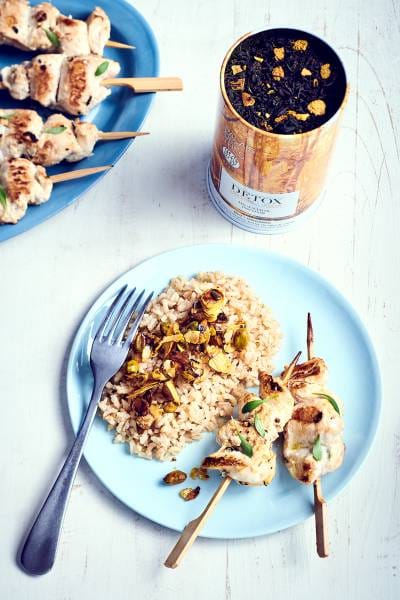Brochette de poulet mariné et riz sacré au thé Détox Indienne Palais des Thés