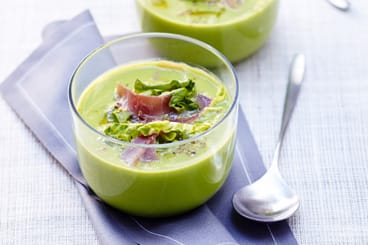 Crème de petits pois doux rafraîchie, copeaux de jambon
