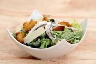 Salade césar, sauce tiède au Beaufort