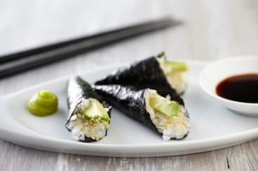 Temaki crabe avocat et sésame