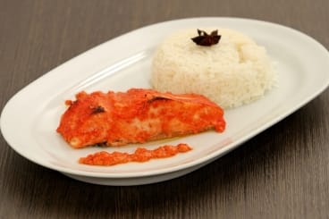 Saumon tandoori, riz étuvé à l'indienne