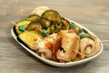 Saltimbocca de dinde, tranches épaisses de courgettes grillées