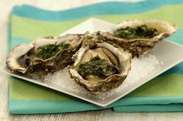 Huîtres chaudes gratinées au beurre d'herbes