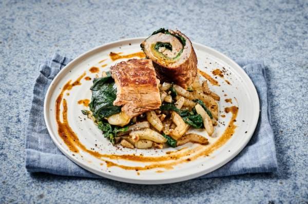 Roulade de veau au comté et aux feuilles et côtes de blettes
