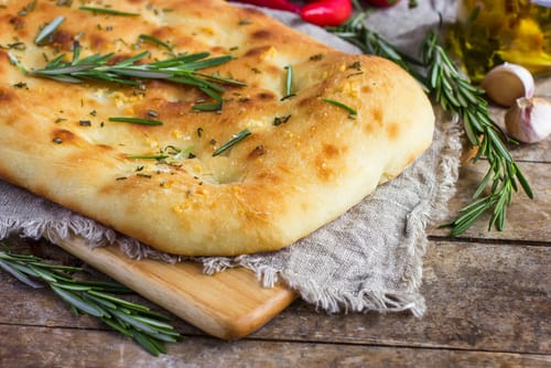 Focaccia aux graines de fenouil et fleur de sel