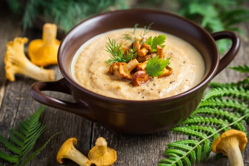 Crème de cèpes, têtes de cèpes confites au magret fumé