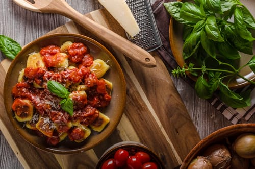 Gnocchis de pomme de terre, sauce tomate et mozzarella