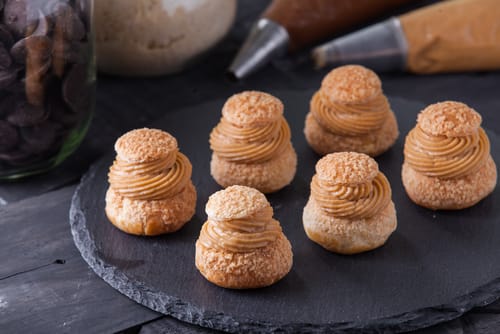 Choux aromatisé vanille bourbon et craquelin 