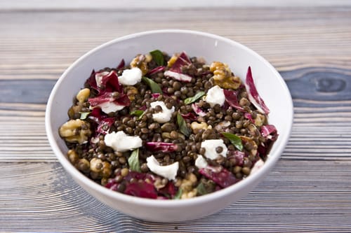 Salade tiède de radis, lentilles et betteraves au chèvre frais