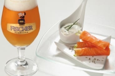 Sifflet de saumon fumé à la pomme et au cumin, sauce allégée au raifort