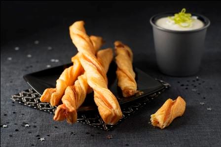 Sacristain de saumon, crème aigrelette au citron vert