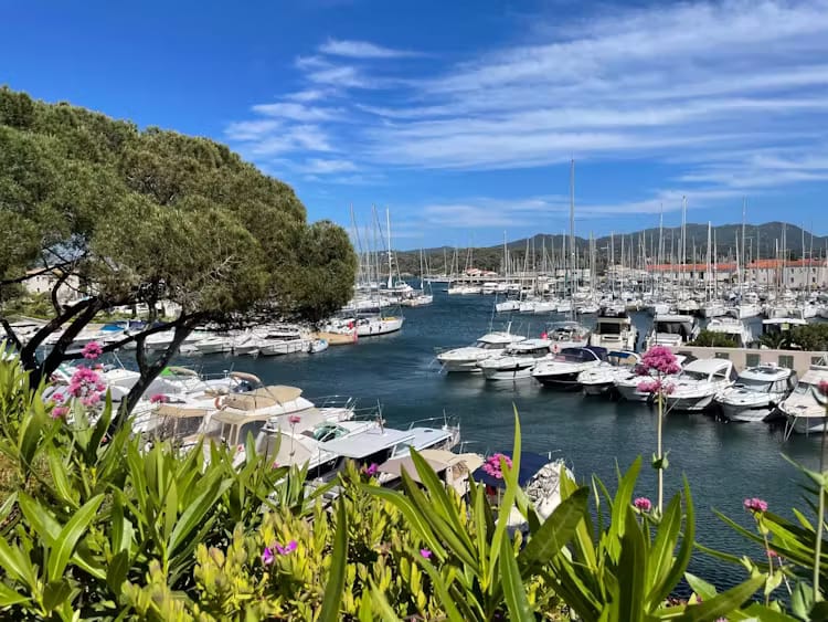 ÎLE DES EMBIEZ