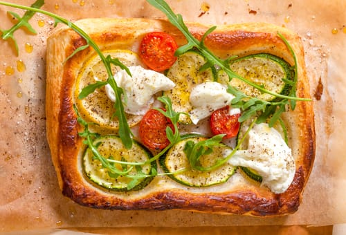 Recette Tarte courgette, burrata et sauce basilic