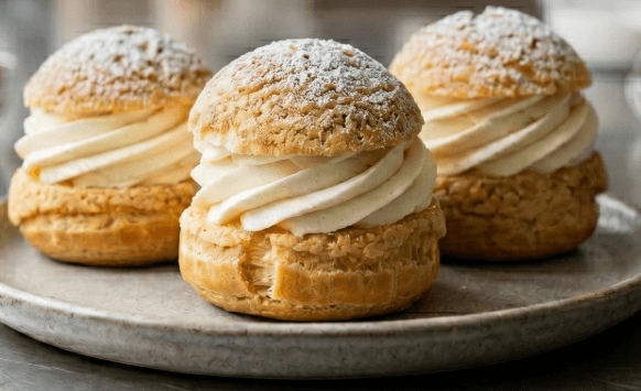 Choux à la crème chantilly
