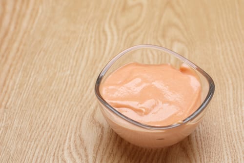 Recette Mayonnaise fine au corail de Saint-Jacques, huile fumée et encre de seiche