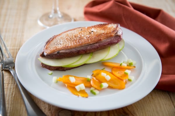 Filet de canette à la pomme granny Smith  et carottes caramélisées