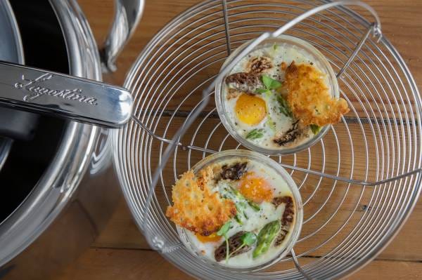 Les oeufs cocotte vapeur aux morilles