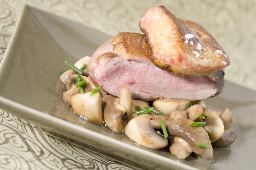 Magret de canard Rossini, poêlée de champignons