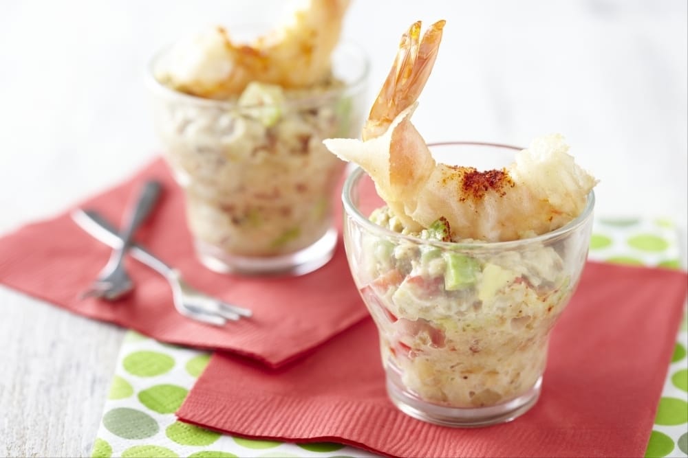 Caviar d'aubergines à l'avocat et aux tomates, gambas croustillantes