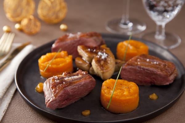 Magret de canard et foie gras poêlé, variation de courge butternut
