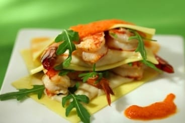 Lasagne aux gambas et coulis de poivrons