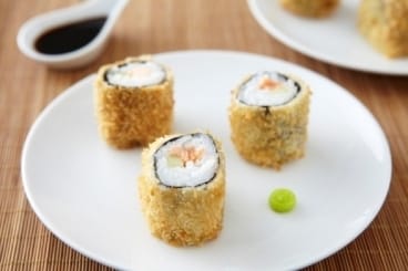 Maki frit de saumon et concombre à la fleur de sel